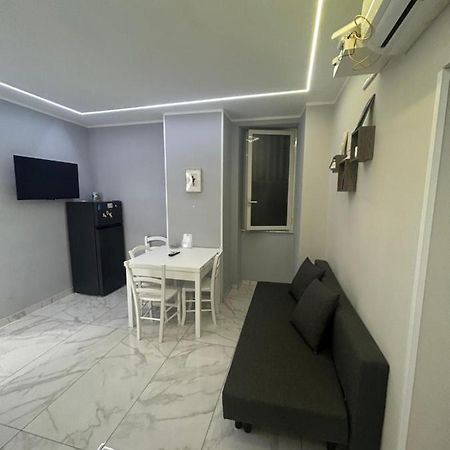 Casa Vacanze Qs 10 Apartman Nápoly Kültér fotó